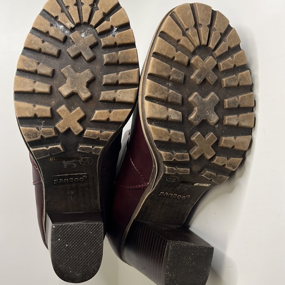 Bamboo stacked heel faux leather ankle boots booties. Size 7.5 - Picture 10 of 14